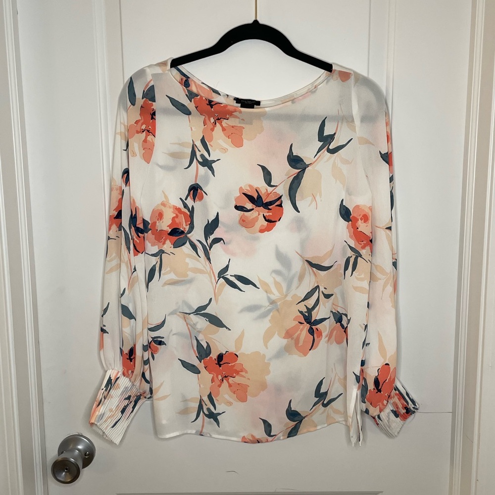 Ann Taylor size XS floral long sleeve blouse - cinched wrist